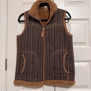Mountain Lake Reversible Tan and Black Chevron Vest